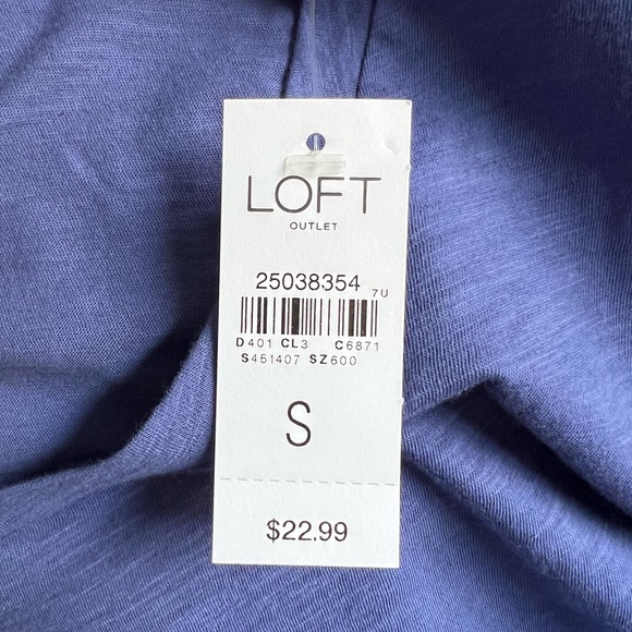 NWT LOFT Soft Blue Scoop Neck T Shirt - Picture 9 of 10